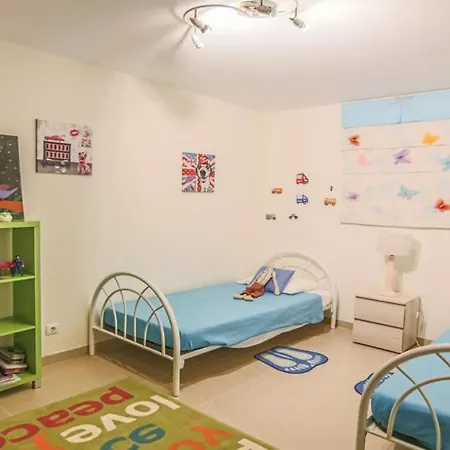 Ferrarias Sleeps 10 With Pool Air Con And Wifi Villa Ferrarias (Loule)