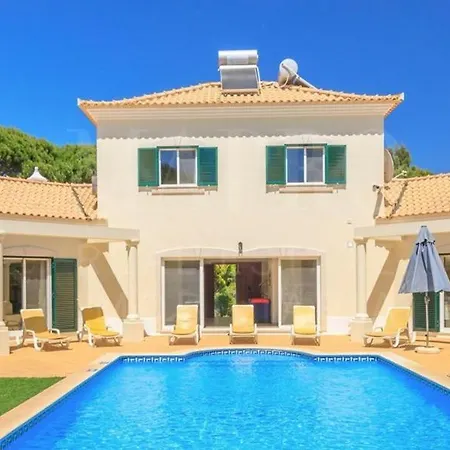 Ferrarias Sleeps 10 With Pool Air Con And Wifi