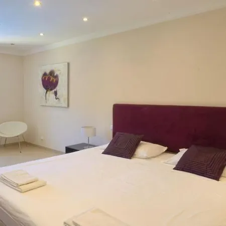 Ferrarias Sleeps 10 With Pool Air Con And Wifi