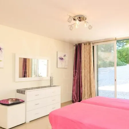 Ferrarias Sleeps 10 With Pool Air Con And Wifi Ferrarias (Loule)