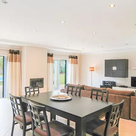 فيلة Ferrarias Sleeps 10 With Pool Air Con And Wifi Ferrarias (Loule)